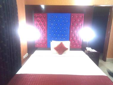 HOTEL LAKE VIEW PLAZA