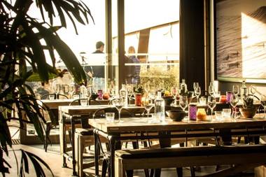 Lakeside Paradise Sport Hostel