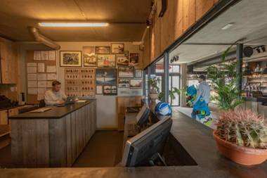 Lakeside Paradise Sport Hostel