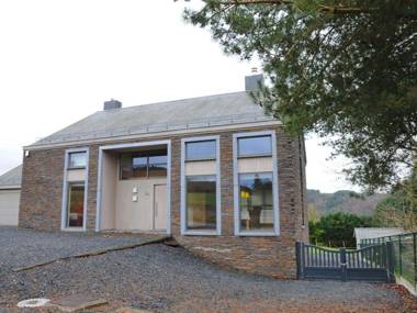 Modern Holiday Home in La Roche-en-Ardenne with Garden