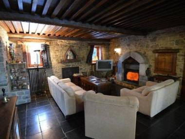 Charming Holiday Home in Halleux with Garden