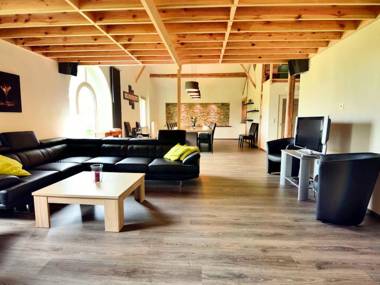 Characteristic group home 8 pax in the Ardennes with a garden