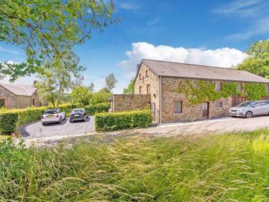 Plush Villa in La Roche-en-Ardenne with Swimming Pool