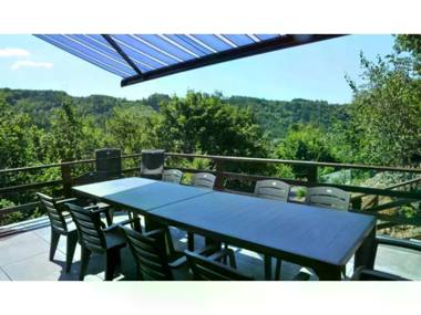 Cozy Holiday Home in La Roche-en-Ardenne with Sauna