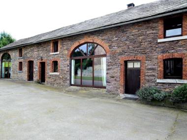 Large luxury vacation for large (family) groups with fireplace