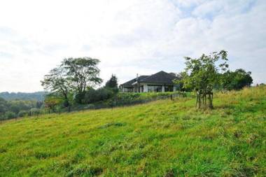 Cozy Holiday Home in Somme-Leuze with Sauna