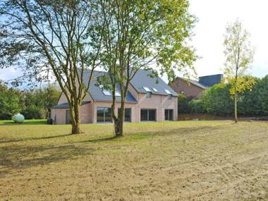 Cozy Holiday Home in Somme-Leuze with Private Pool and Sauna
