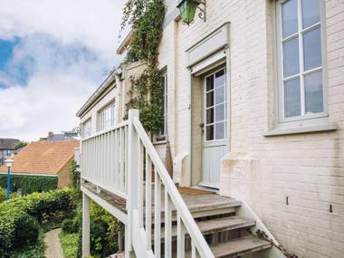 Beautiful villa 200 metres from the sea