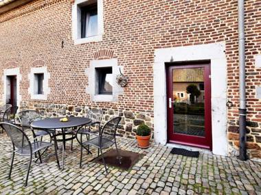 Pleasing Holiday Home in Richelle with Garden Terrace BBQ