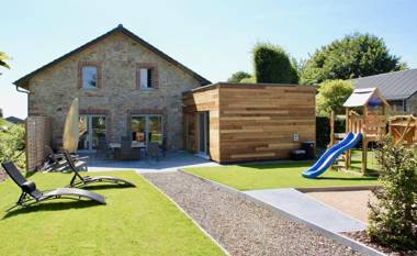 Tasteful Holiday Home in Waimes with Sauna