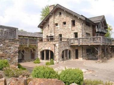 Opulent Chalet in Thirimont with Turkish Steambath & Sauna