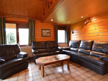A wooden chalet located in a quiet and green environment for 5 people