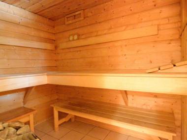 A wooden chalet located in a quiet and green environment for 5 people