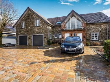 Vintage Apartment in Waimes near Lake Robertville