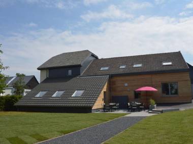 Gorgeous Holiday Home in Waimes with In-House Theatre & Pool