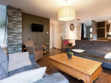 Cozy cottage with jacuzzi sauna and hammam