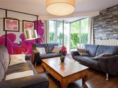 Cozy cottage with jacuzzi sauna and hammam