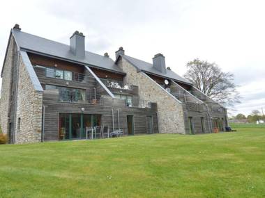 Cozy Apartment in Robertville with Garden