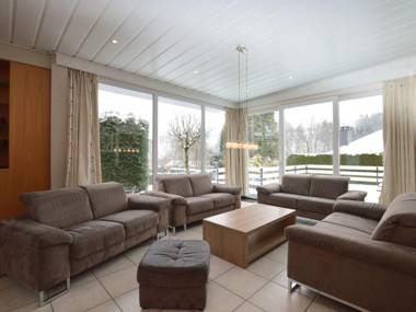 Comfortable Holiday Home in Waimes with Swimming Pool Sauna