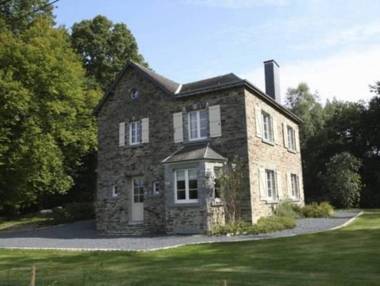 Spacious Cottage with Private Garden in Ardennes