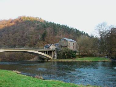 Luxury detached house on the water in the Semois valley