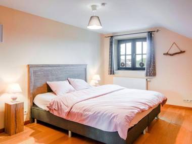 Spacious Holiday Home in Nafraiture with Garden