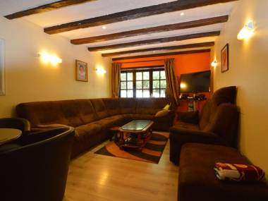 Luxurious accommodation sauna jacuzzi solarium and private bathrooms