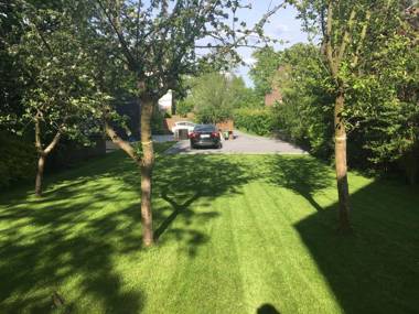 Room in Guest room - Bedroom and small private bathroom