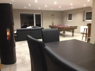 Le Fenil Holiday Home