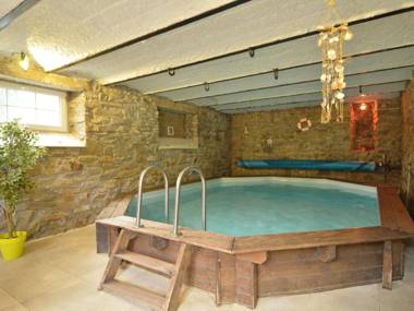 Cozy Holiday Home in Stoumont with Sauna and Jacuzzi