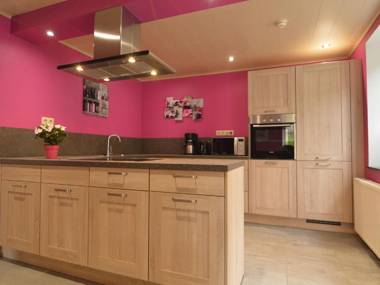 Cozy Holiday Home in Stoumont with Sauna and Jacuzzi