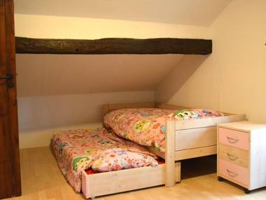 Cozy Cottage in Han-sur-Lesse with Forest Near