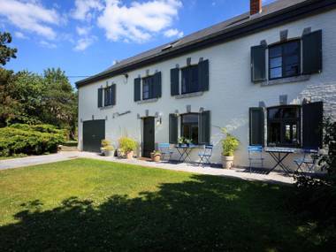 Spacious Holiday Home in Rochefort with Terrace