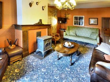 Very authentic Ardennes house also bookable with BE-6850-14