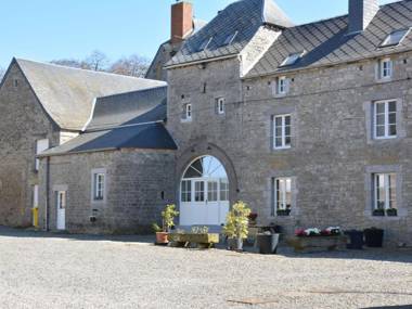 Annexe of a magnificent 17th-farm tastefully renovated in the country