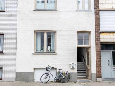 Cosy Holiday Home in Oostende with Terrace