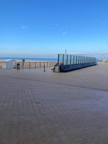 SEAVIEW - 2-bedroom apartment - OOSTENDE - Type Hasselt - direct seaview situated at the beachfront