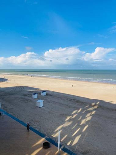 SEAVIEW Studio OOSTENDE - Type BREDA - with separate sleeping corner - 4p - direct seaview beachfront