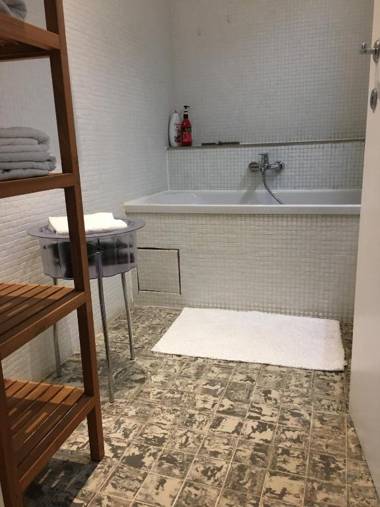 Studio Poppies balcony free Parking