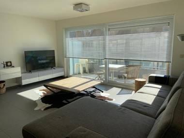 Dolce Vita - zonnig familie appartement met garagebox