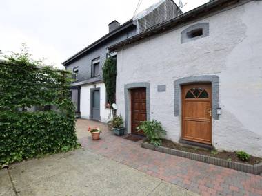 Pretty cottage with billart and 2 bathrooms near Neufchateau