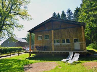 Welcoming Cottage in Hatrival with Terrace Garden and BBQ