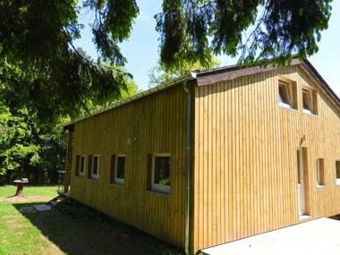 Welcoming Cottage in Hatrival with Terrace Garden and BBQ