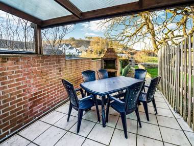 Vintage Holiday Home in Frasnes with Garden