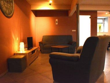 Vintage Holiday Home in Couvin near River