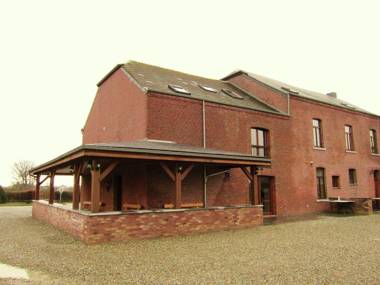 Cosy Holiday Home in Cul-des-Sarts with Terrace