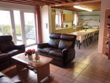 Balmy Cottage in Baugnez with Sauna and Billiards