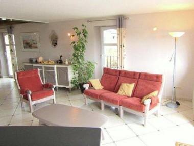 Magnificent Holiday Home in Libin with Barbecue