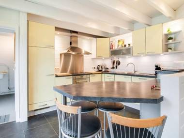 Splendid Villa in Sart Jalhay with Swimming Pool