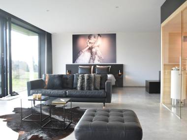 Impressive Holiday Home in Sart-lez-Spa with Jacuzzi & Whirlpool